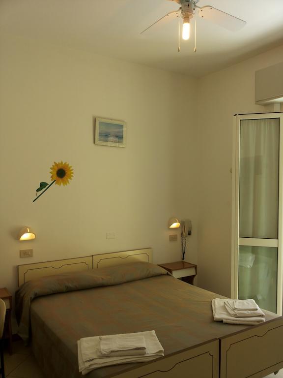 Hotel Cannes Rimini Room photo